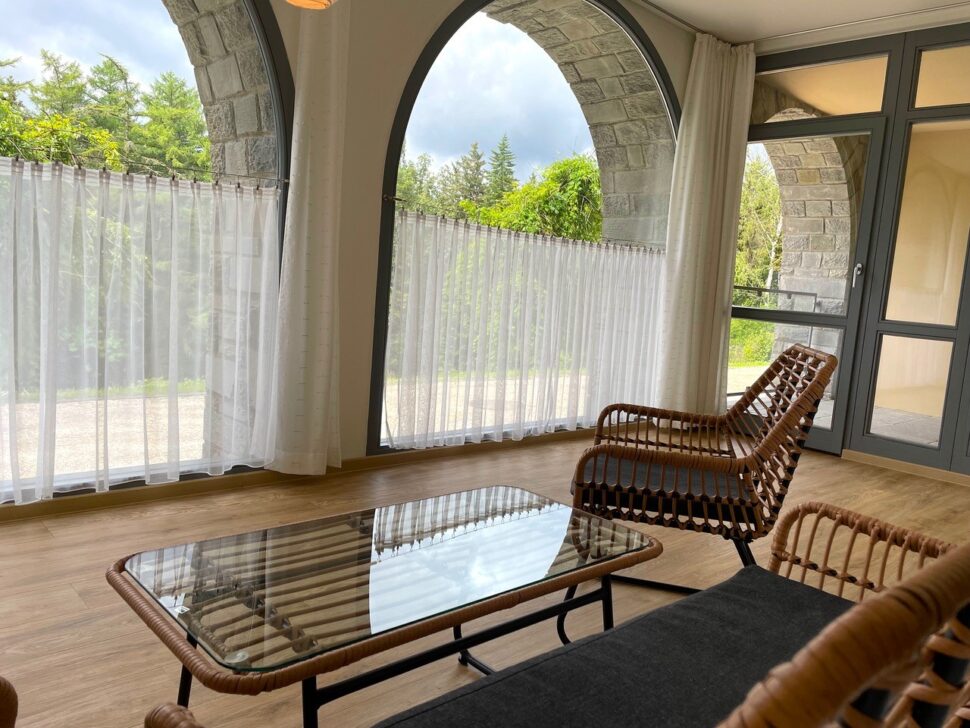 Sonnenhof Bad Elster - Überdachte Terrassenaussicht ins Grüne