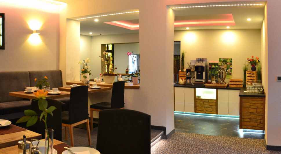 Frühstuecks-Buffet im Hotel/Pension-Vier-Jahreszeiten