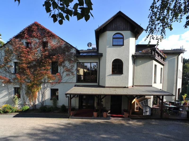 Außen-Frontalansicht Hotel Garni "Obere Mühle"